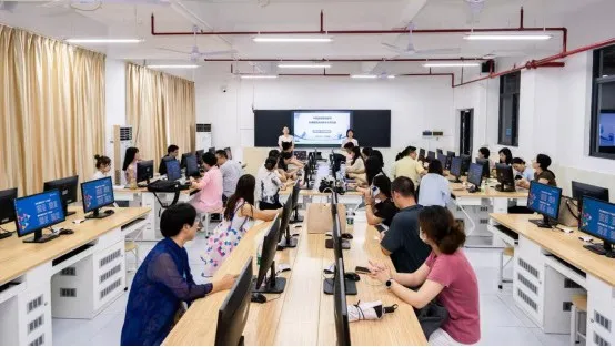 活动报道 | 以 AI 赋能，促教研提质——我校第四期AI赋能专题系列培训圆满举行